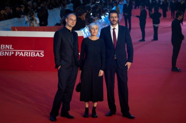 ROMA, İtalya - 15 Ekim 2025 'te İtalya' nın başkenti Roma 'da düzenlenen 20. Roma Film Festivali' nde konuklar kırmızı halıya katılıyor..