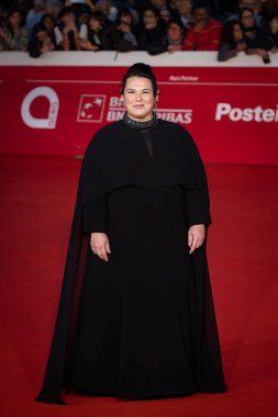 Roma, İtalya - 18 Ekim 2025: Rita Abela, Oditoryum Parco della Musica 'da düzenlenen 20. Roma Film Festivali sırasında Gli Occhi Degli Altri kırmızı halısına katıldı.