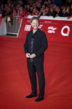 Roma, İtalya - 17 Ekim 2025: Jan Maria Michelini, 20. Roma Film Festivali sırasında Auditorium Parco della Musica 'da Sandokan kırmızı halısına katıldı.