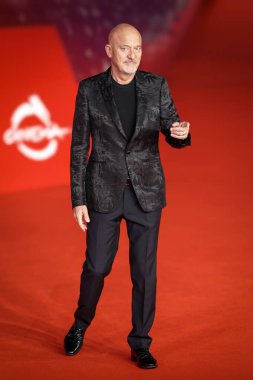 Roma, İtalya - 21 Ekim 2025: Claudio Bisio, 20. Roma Film Festivali 'nde En İyi Film Ödülleri kırmızı halısına katıldı.. 