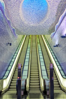 Metro İstasyonu Toledo, Napoli