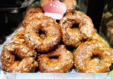 Katmerli dondurma kek - Rokoko, Noel çörek şeklinde pasta, tipik Napoliten.