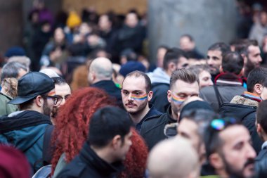 Protestocular gökkuşağı, gösteri Svegliatitalia.