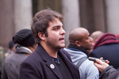 Protestocular gökkuşağı, gösteri Svegliatitalia.