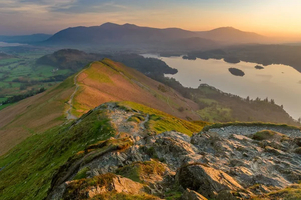 Majestueuze Levendige Wazige Zonsopgang Een Rustige Lente Ochtend Met Zonlicht — Stockfoto