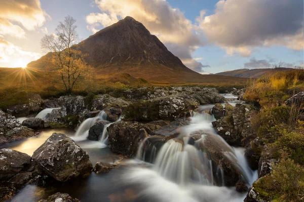 Buachaille Etive Mor Καταρράκτης Στο Ηλιοβασίλεμα Στα Υψίπεδα Της Σκωτίας — Φωτογραφία Αρχείου