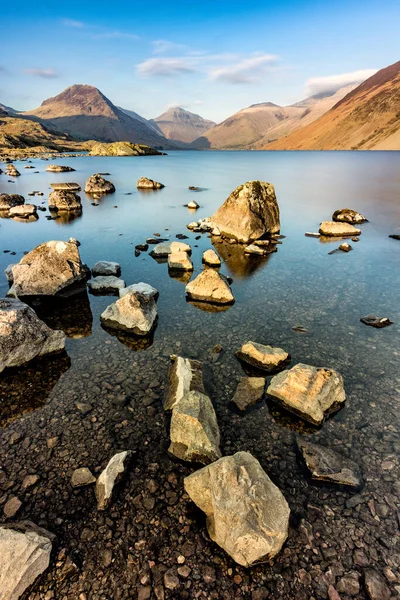 Rotsen Rotsblokken Aan Oever Van Het Meer Bij Wast Water — Stockfoto