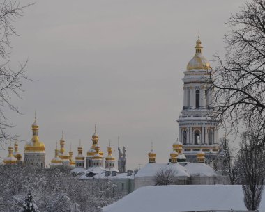 Kiev Pechersk Lavra 'nın 15 Aralık 2012' deki kış manzarası.