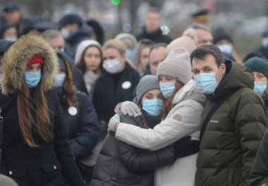 8 Ocak 2021 'de Kiev' deki Verbovy Guy parkında Tahran semalarında düşen UIA PS752 uçağının yolcuları ve mürettebatı için bir anma töreni..