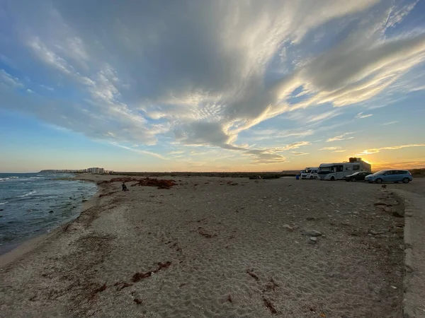Vacker Och Färgglad Solnedgång Med Moln Stranden Spanien — Stockfoto