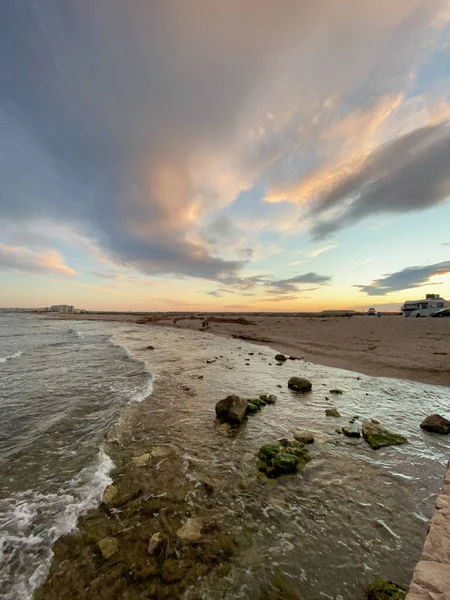 Hermosa Colorida Puesta Sol Con Nube Playa España — Foto de Stock