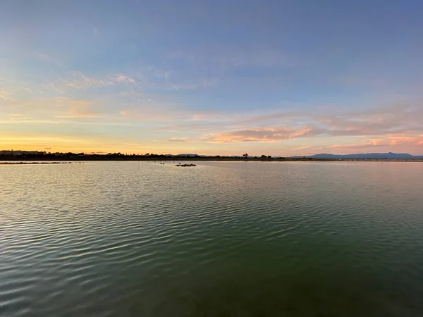 Hermosa Colorida Puesta Sol Con Nube Playa España — Foto de Stock