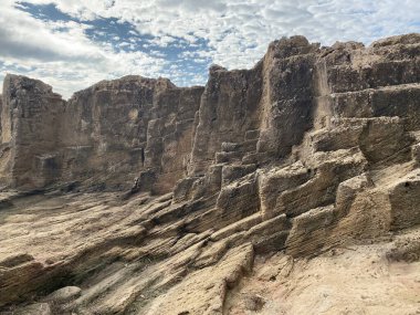 İspanya 'nın Alicante kıyısındaki güzel kayalık plajı. Görünüm