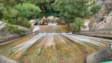 Elektrik üretim barajı ve şelale