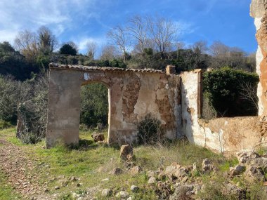 ANNA 'nın üç şelalesinin rotası, İspanya' nın Valencia eyaletinde yer almaktadır. Görünüm