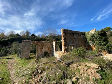 ANNA 'nın üç şelalesinin rotası, İspanya' nın Valencia eyaletinde yer almaktadır. Görünüm
