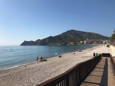 İspanya 'nın Valensiyalı Topluluğu' nun Alicante eyaletindeki güzel plajlar. Görünüm