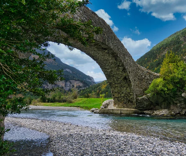 Římský Most Údolí Bujaruelo Aragonských Pyrenejích Který Nachází Španělské Huesce — Stock fotografie