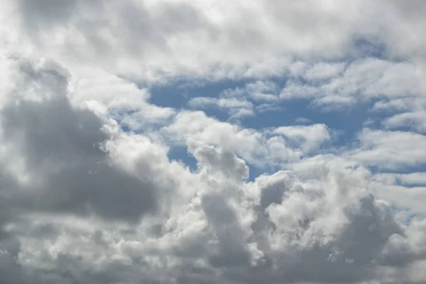 Σχηματισμοί Νεφών Μπλε Ουρανό Προβολή — Φωτογραφία Αρχείου