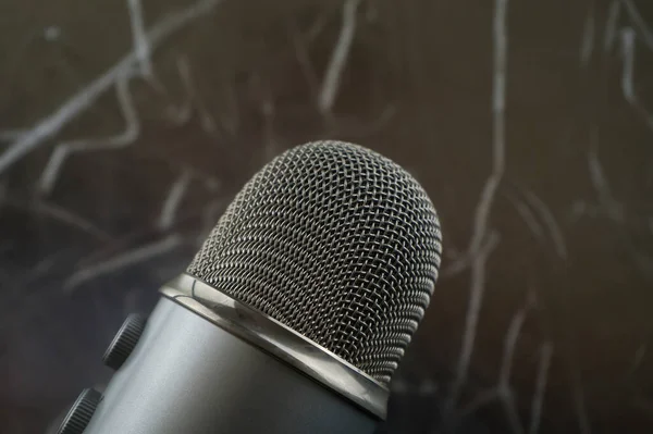 Μικρόφωνο Στούντιο Για Την Εγγραφή Podcast Μαύρο Φόντο Αντικείμενο — Φωτογραφία Αρχείου
