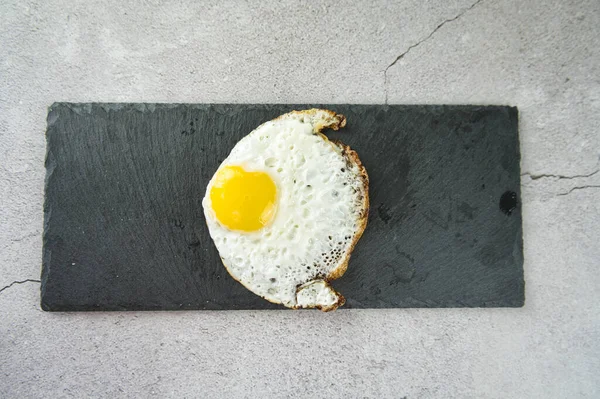 Telur Goreng Berbentuk Ikan Makanan — Stok Foto