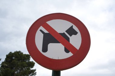 Köpekler dairesel işaretlere izin vermez. görünüm
