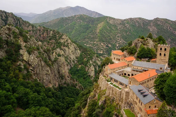 Vista Pájaro Del Abbaye Saint Martin Canigou Los Pirineos Franceses — Foto de Stock