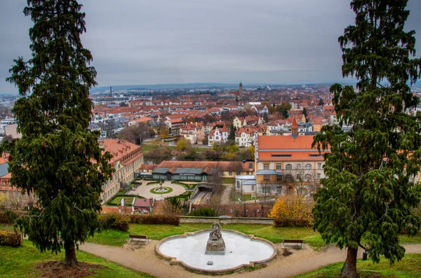 Bamberg, världsarvsstad i Bayern, belägen i övre Franken, Tyskland. Utsikt från Michaelsberg — Stockfoto