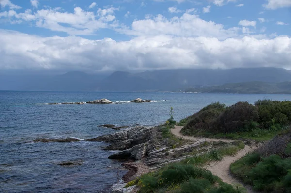 Vista de la costa de Saint Florent en la isla mediterránea de Córcega, Francia — Foto de Stock