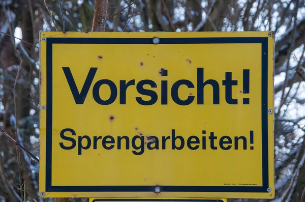 Sarı işaret, Alman 'a uyarı ateşi.