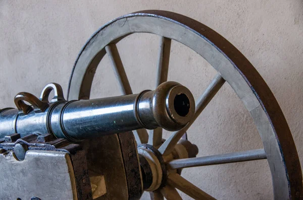 Bir ortaçağ topunun yakın çekimi