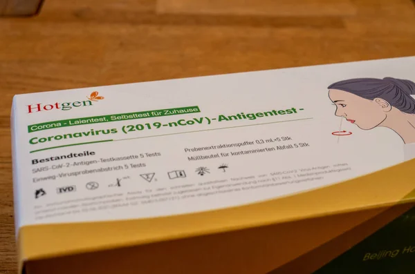 Bamberg, Almanya - 2.4.2021. Hotgen 'den Covid19 Antigentest. Meslekten olmayanlar tarafından kullanım için 5 Corona ile test kiti.