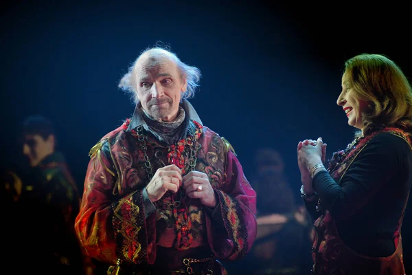 Barnaul Rusland Januari 2020 Theateracteurs Kostuums Spelen Het Toneelstuk Romeo — Stockfoto