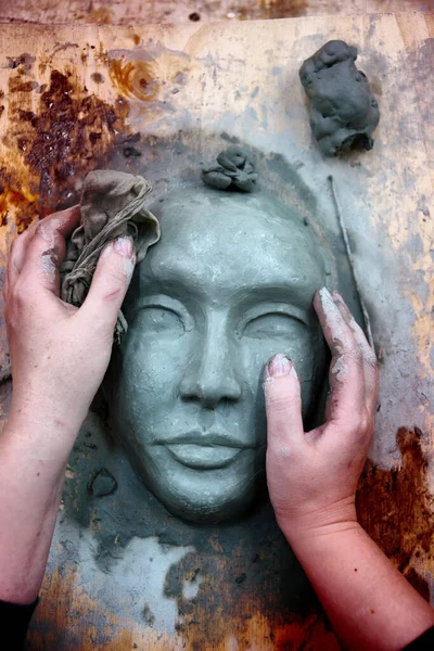 Blank Plasticine Mask Hands Sculptor — Stock Photo, Image