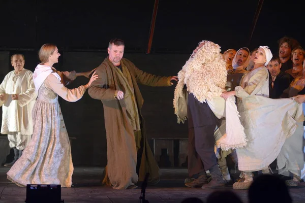 Barnaul Oroszország 2021 Január Színház Szereplői Középkori Jelmezben Játszanak Darabban — Stock Fotó