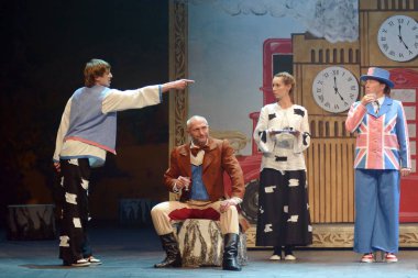 Barnaul, Rusya-27 Eylül 2020. Tiyatronun oyuncuları 