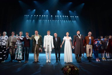 Barnaul, Rusya-27 Eylül 2020. Tiyatronun oyuncuları 