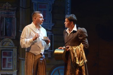 Barnaul, Rusya-27 Eylül 2020. Tiyatronun oyuncuları 