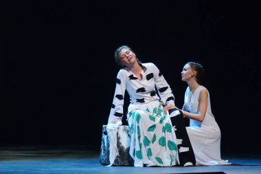 Barnaul, Rusya-27 Eylül 2020. Tiyatronun oyuncuları 