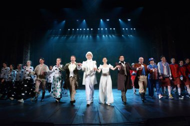 Barnaul, Rusya-27 Eylül 2020. Tiyatronun oyuncuları 