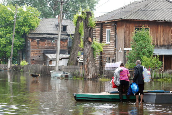 Барнаул, Россия-22 июня 2020 года. Потоп на Оби в Алтайском крае