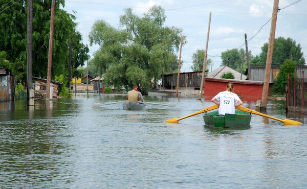 Барнаул, Россия-22 июня 2020 года. Потоп на Оби в Алтайском крае