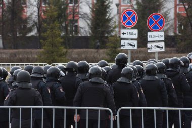 Barnaul, Rusya-21 Nisan 2021. Muhalefetteki siyasetçi Alexei Navalny 'ye destek için gösterilere darbe