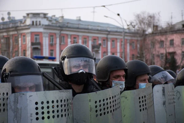 2021年4月21日 ロシア バルナウル 野党政治家アレクセイ ナヴァルニーを支援するデモの弾圧 — ストック写真