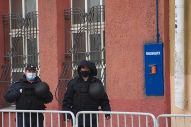 Barnaul, Rusya-21 Nisan 2021. Muhalefetteki siyasetçi Alexei Navalny 'ye destek için gösterilere darbe