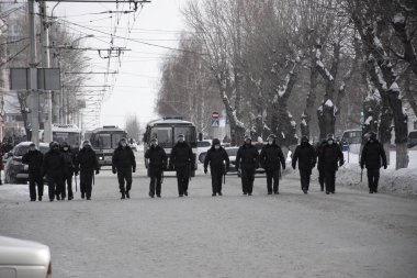 Barnaul, Rusya-23 Ocak 2021. Muhalefetteki siyasetçi Alexei Navalny 'ye destek için gösterilere darbe