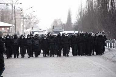 Barnaul, Rusya-23 Ocak 2021. Muhalefetteki siyasetçi Alexei Navalny 'ye destek için gösterilere darbe