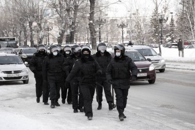 Barnaul, Rusya-23 Ocak 2021. Muhalefetteki siyasetçi Alexei Navalny 'ye destek için gösterilere darbe