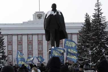 Barnaul, Rusya-23 Ocak 2021. Muhalefetteki siyasetçi Alexei Navalny 'ye destek için gösterilere darbe