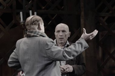 Barnaul, Rusya-30 Ağustos 2020. Tiyatro oyuncuları 